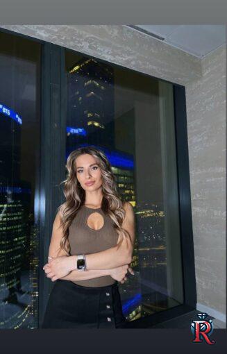 photo_5382350378969988692_y