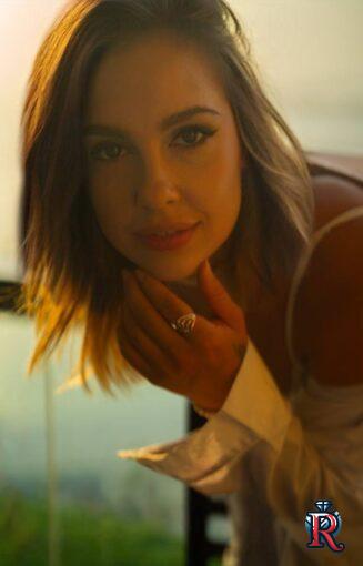 photo_5386348048629755642_y