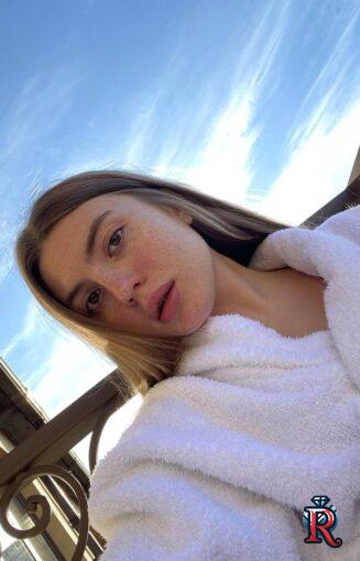 photo_5397629738010405498_y