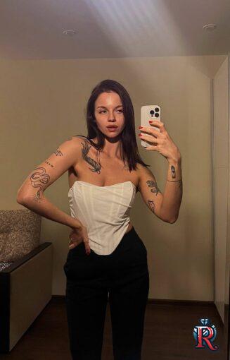 photo_5397647282951810847_y