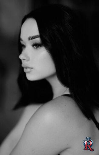 photo_5404646043829791272_y