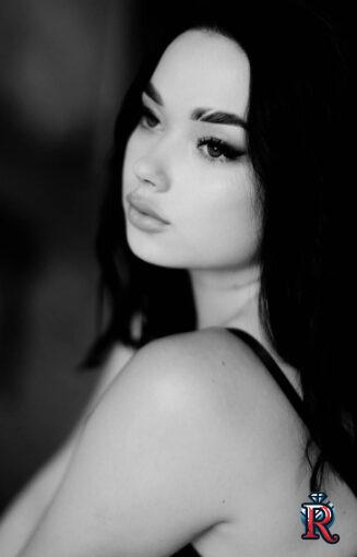 photo_5404646043829791276_y