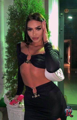 photo_5404876477415152725_y