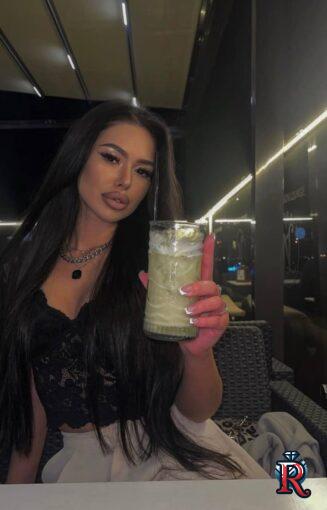 photo_5404876477415152726_y