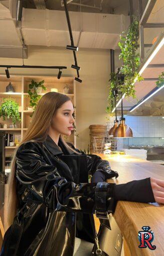 photo_5409083427946357955_y