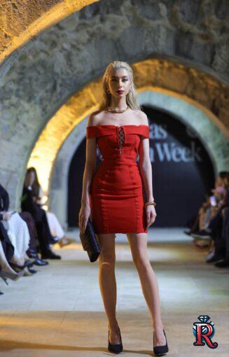 photo_5413421731462380396_w