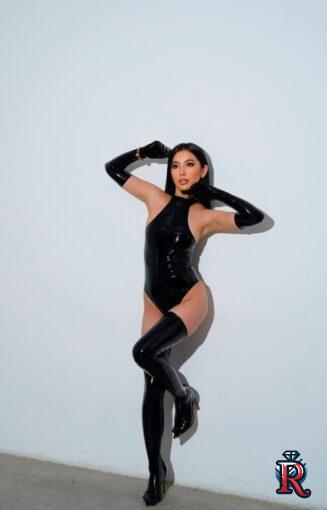 photo_5415942099876044572_y