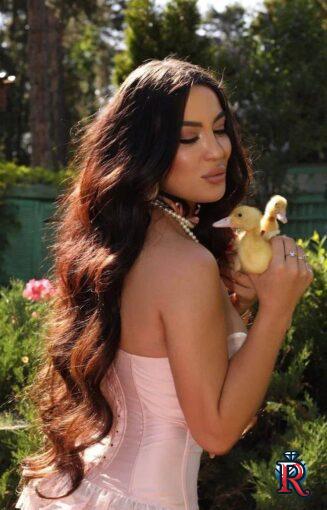 photo_5431873701239978490_y