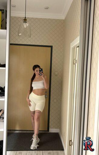 photo_5436385448420312165_y