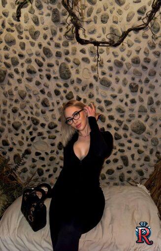 photo_5454140800276041933_y