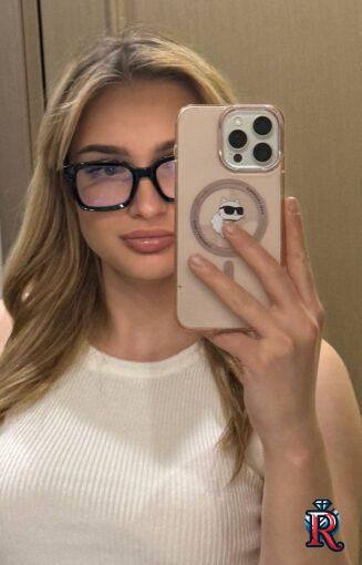 photo_5454386064379734691_y