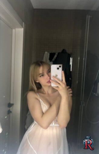 photo_5454386064379734692_y