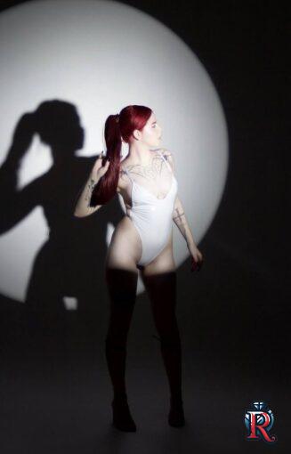 photo_5458461683400962899_y