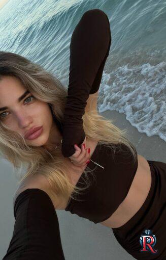 photo_5458594921876418590_y (1) photo_5458594921876418590_y (1)