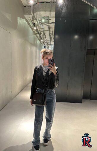 photo_5472131679540863222_y