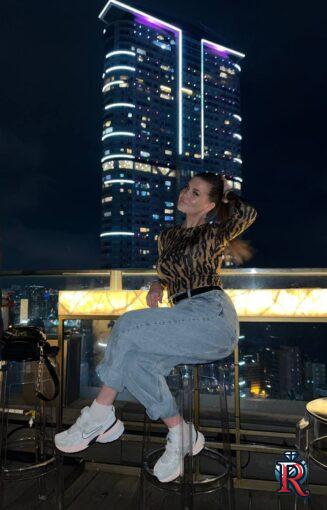 photo_6165764877755468560_y