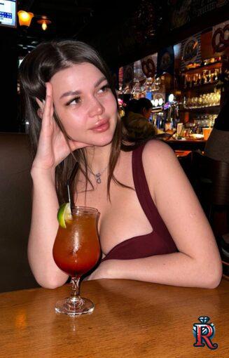 photo_6165764877755468564_y